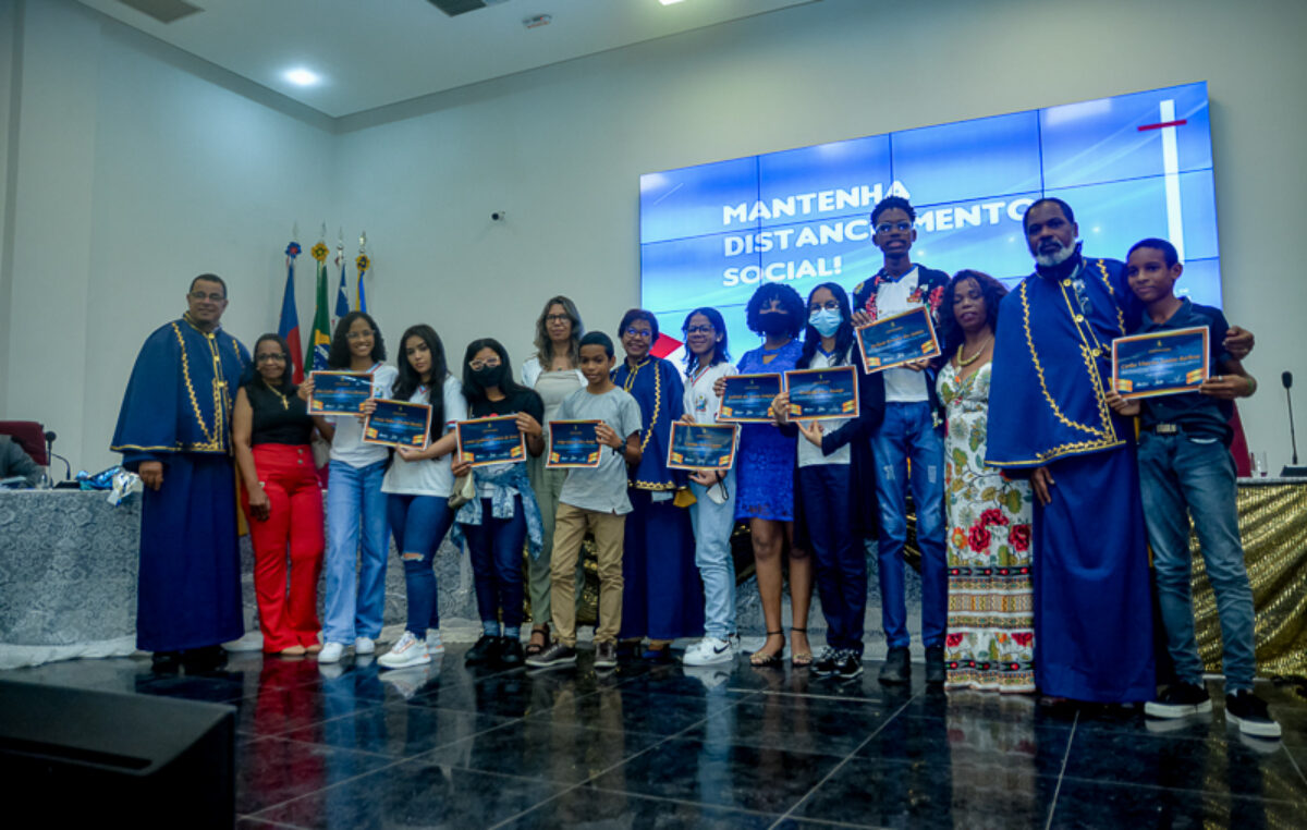 Premiação do Concurso de Redação é realizada durante Sessão Solene na Câmara de Vereadores em comemoração ao Bicentenário da Independência