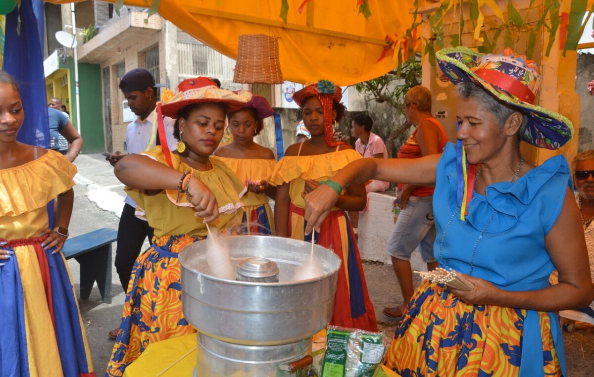Franciscanos e visitantes lotaram o Largo da Cubamba para prestigiar o 29º Caruru do Lindroamor Axé