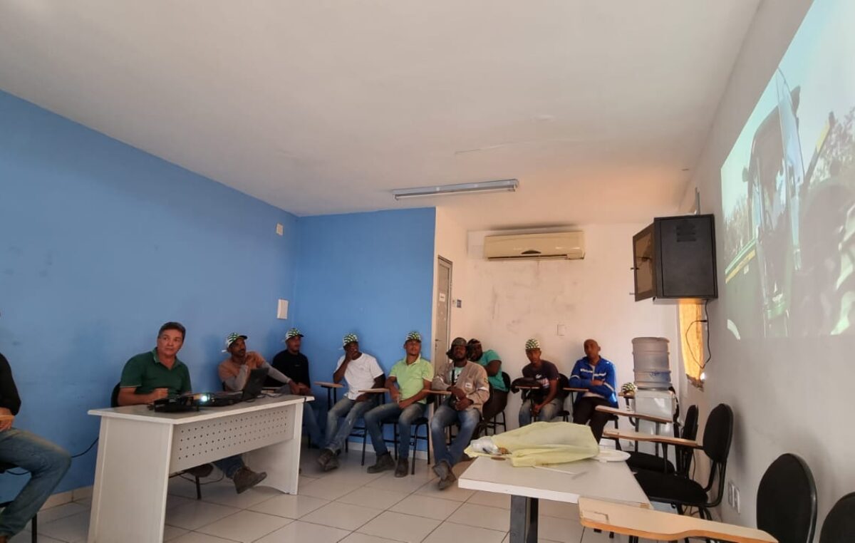 SEAP: Curso prático e teórico de Operação e Manutenção de Retroescavadeira, acontece até o dia 07 de outubro