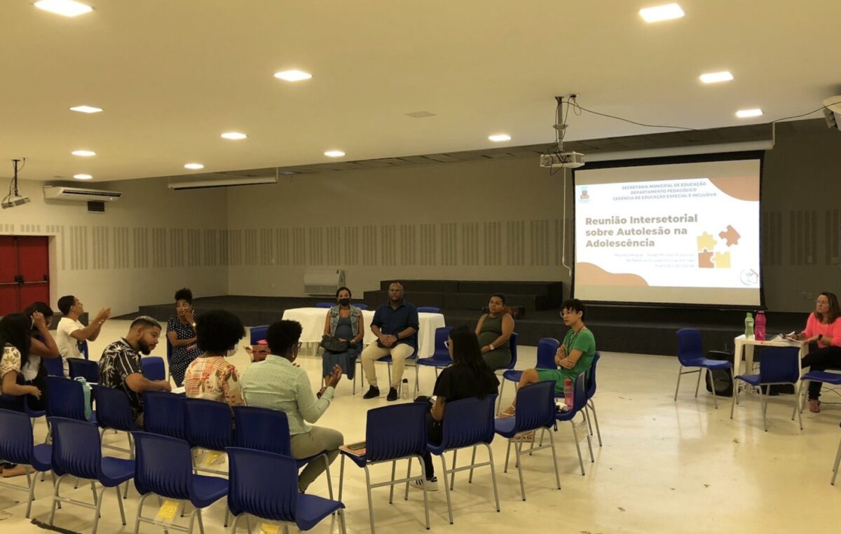 Secretaria da Educação elabora estratégias de combate e prevenção à autolesão de adolescentes no município