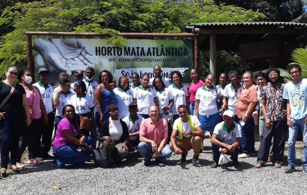 Estudantes da EJA, do município de São Francisco do Conde, vivem a experiência de uma Aula de Campo no Aterro Metropolitano do Centro