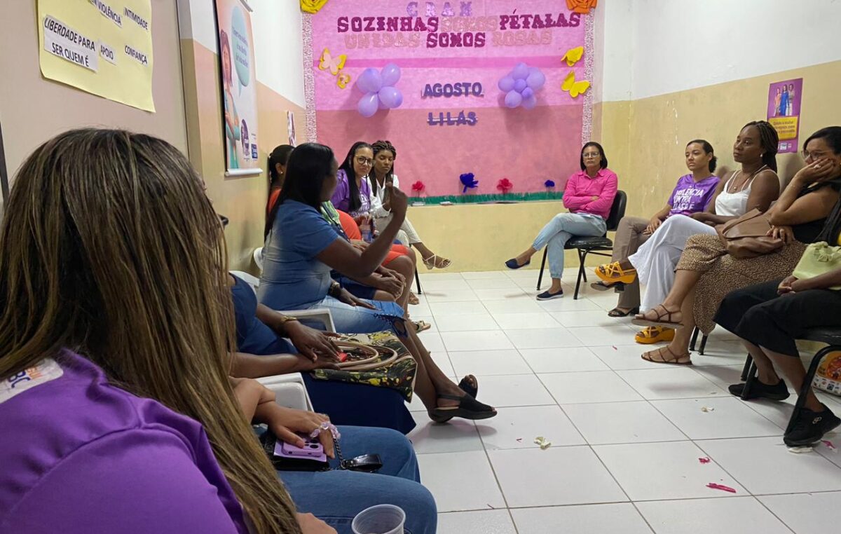 Prefeitura realizou na manhã da última quarta-feira (16), Roda de Conversa, com o tema: Reconstrução de Afetos, para mulheres assistidas pelo CRAM