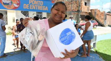 Prefeitura de São Francisco do Conde realizou a entrega da cesta e peixes da Semana Santa aos munícipes