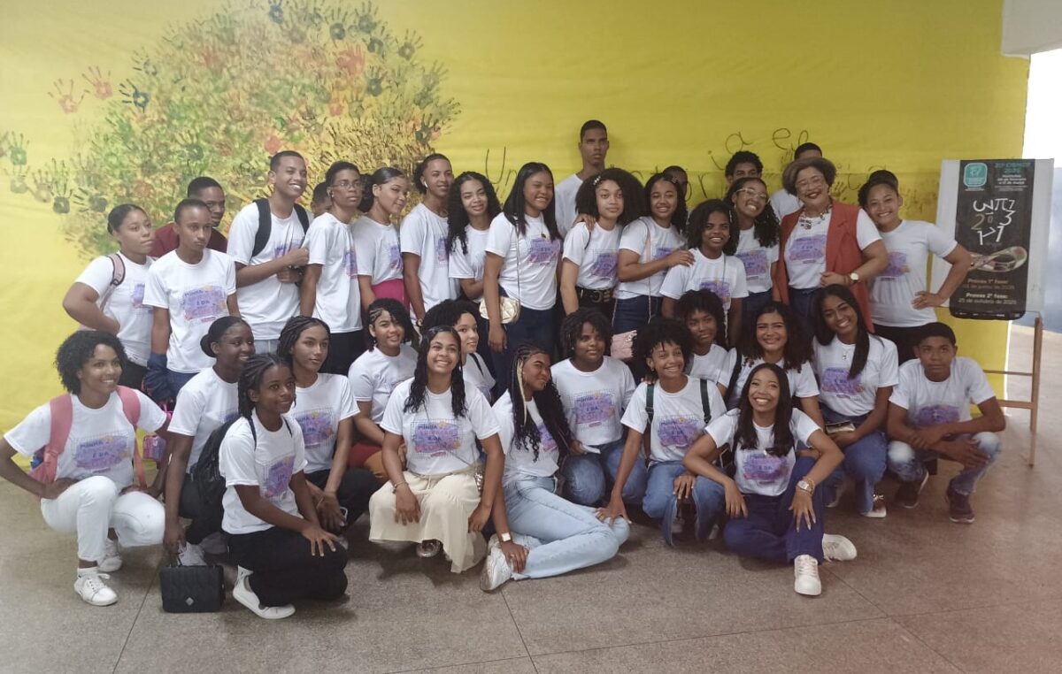 SEDUC promove tour cultural em Salvador com alunos do 9º ano do CECBA por meio de projeto interdisciplinar