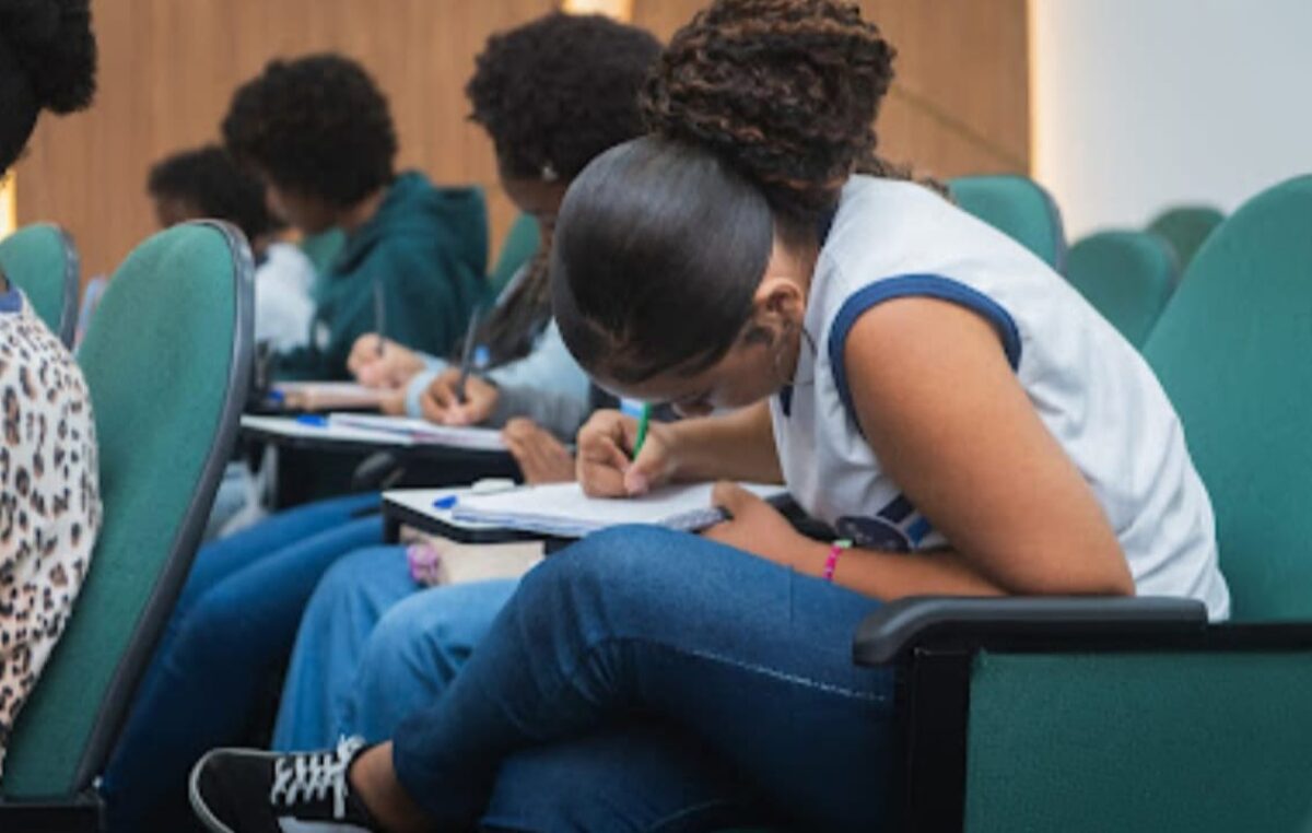 Concurso de Redação 2025: Câmara de Vereadores publica resultado final com ampla participação estudantil