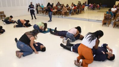 Educadores da rede municipal participam de formação sobre primeiros socorros promovida pela Prefeitura