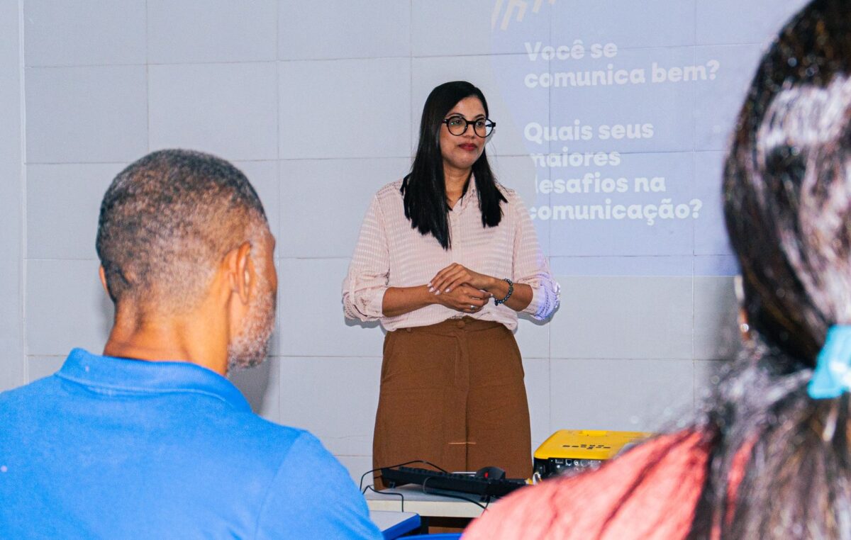Workshop da Escola de Governo promove capacitação em comunicação e oratória para servidores públicos municipais