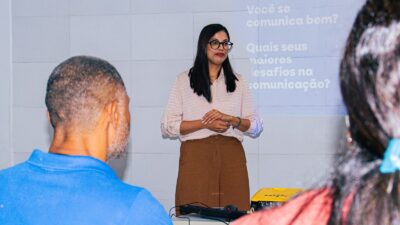 Workshop da Escola de Governo promove capacitação em comunicação e oratória para servidores públicos municipais