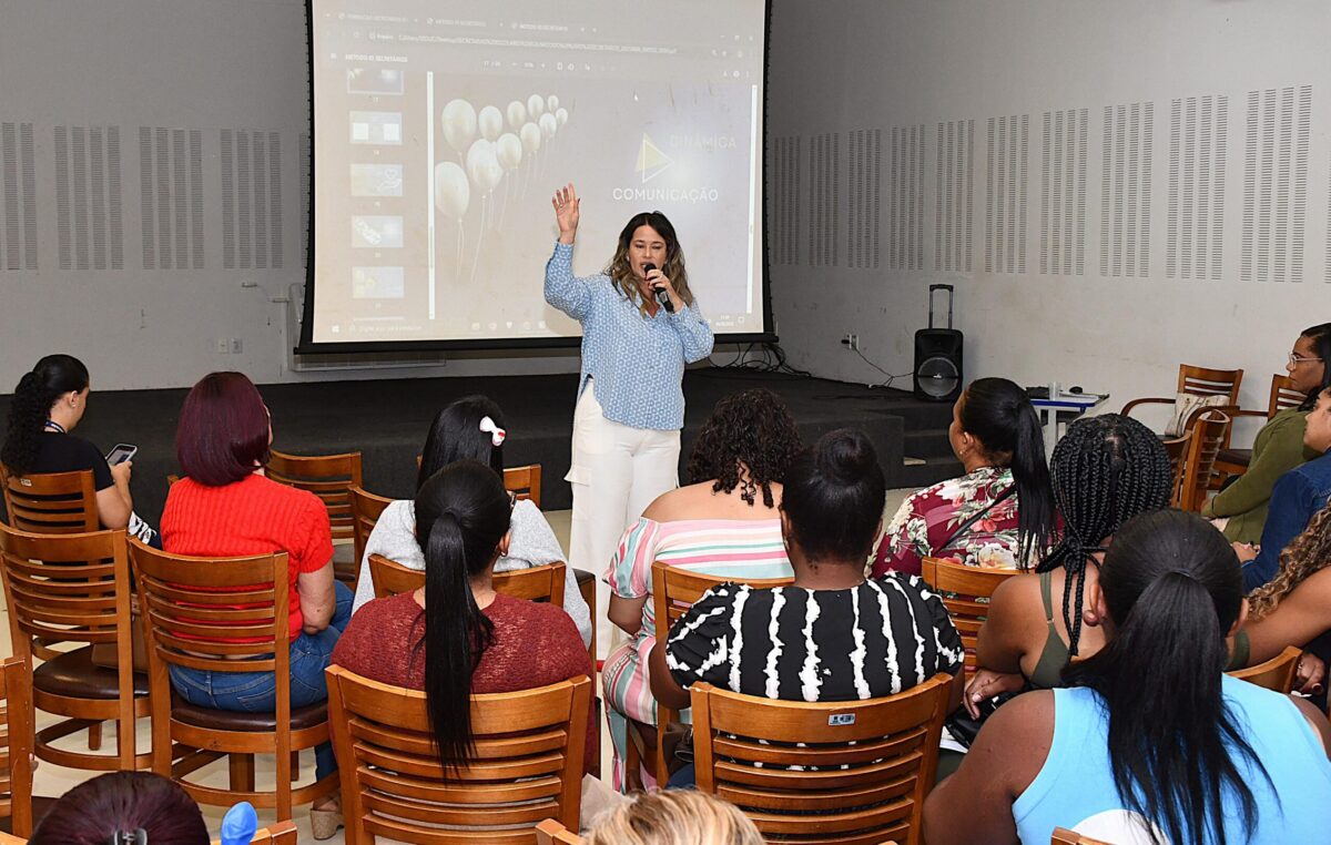 Prefeitura inicia curso de aperfeiçoamento para secretários escolares da Rede Municipal