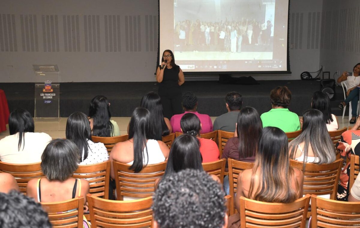 Curso de Capacitação para Secretários Escolares é encerrado com entrega de certificados